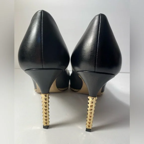 Valentino Garavani pumps heels leather black gold rockstud 39